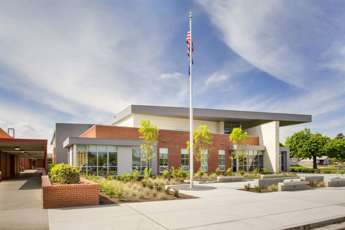 Willamette High School, Bethel School District - Soderstrom